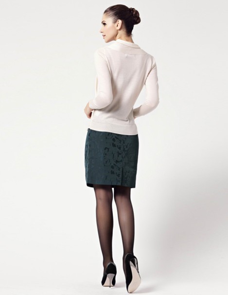 Synthetic polyester fiber skirts